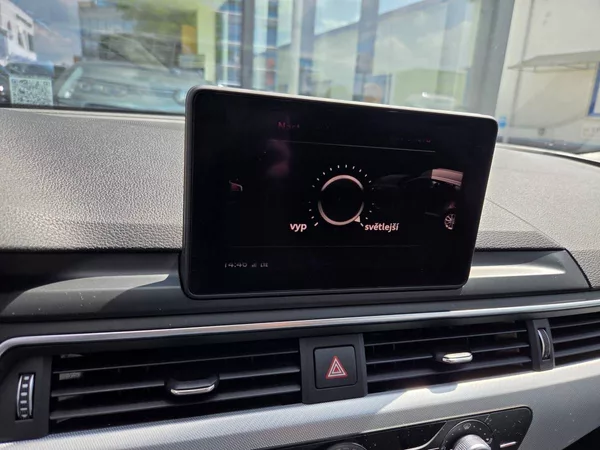 Audi A4 2.0 TDI DSG - foto 21