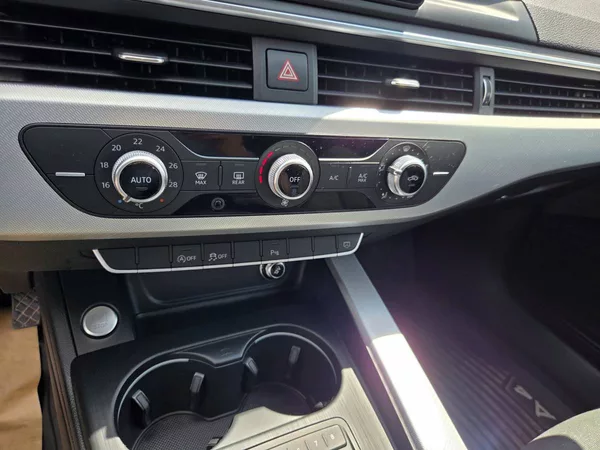 Audi A4 2.0 TDI DSG - foto 24