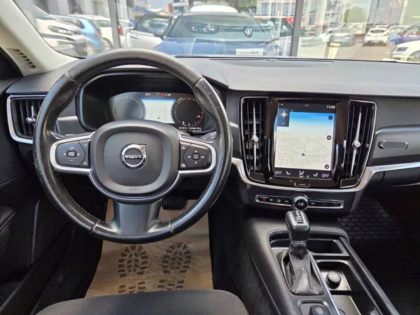 Volvo V90 D4 2.0 140kW - foto 15