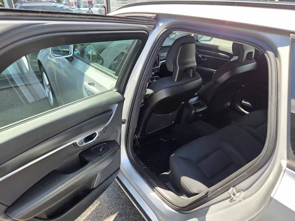 Volvo V90 D4 2.0 140kW - foto 32