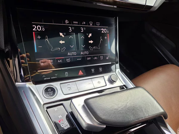 Audi e-tron Quattro 300kW Advanced - foto 33