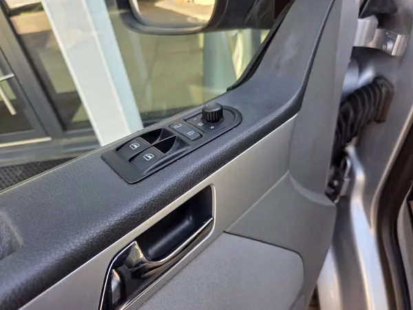 Volkswagen Multivan 2.0 TDI DSG 132kW - foto 8