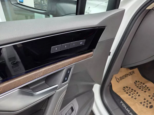 Volkswagen Touareg 3.0 TDI 210kW Noční vidění - foto 11