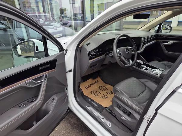Volkswagen Touareg 3.0 TDI 210kW Noční vidění - foto 8