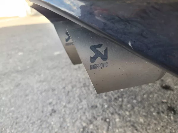 Volkswagen Tiguan R 2.0 TSI AKRAPOVIČ 235kW - foto 10