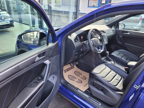 Volkswagen Tiguan R 2.0 TSI AKRAPOVIČ 235kW - foto 13