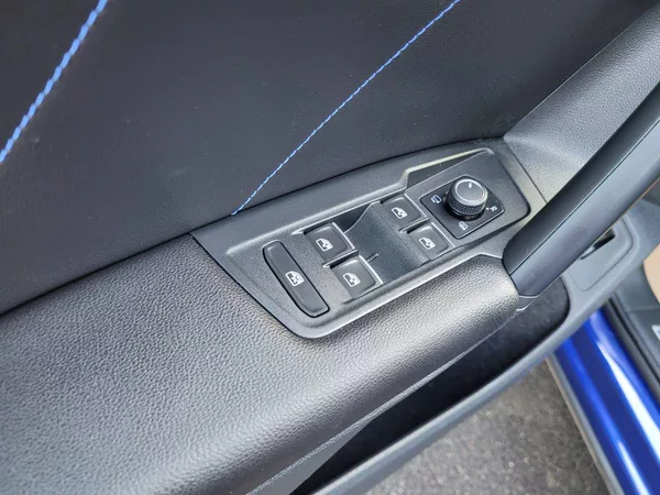 Volkswagen Tiguan R 2.0 TSI AKRAPOVIČ 235kW - foto 15