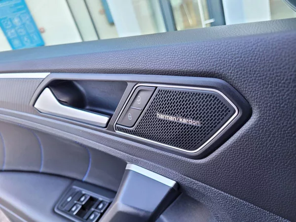 Volkswagen Tiguan R 2.0 TSI AKRAPOVIČ 235kW - foto 16