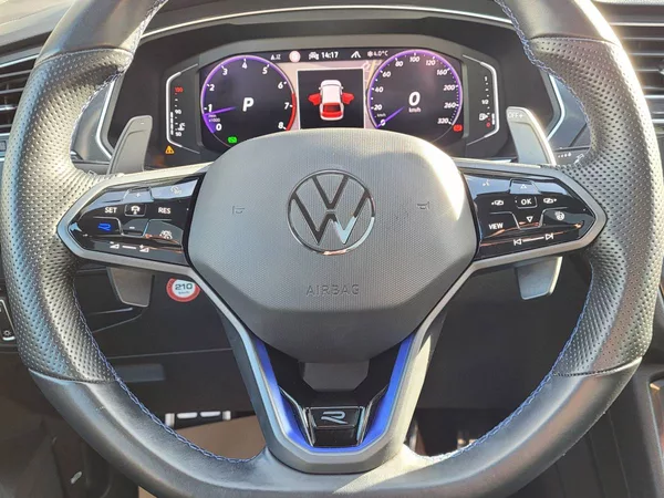 Volkswagen Tiguan R 2.0 TSI AKRAPOVIČ 235kW - foto 20