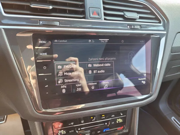 Volkswagen Tiguan R 2.0 TSI AKRAPOVIČ 235kW - foto 29