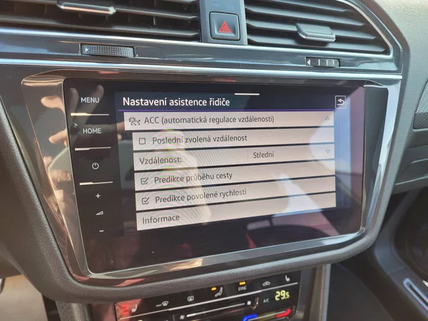 Volkswagen Tiguan R 2.0 TSI AKRAPOVIČ 235kW - foto 31
