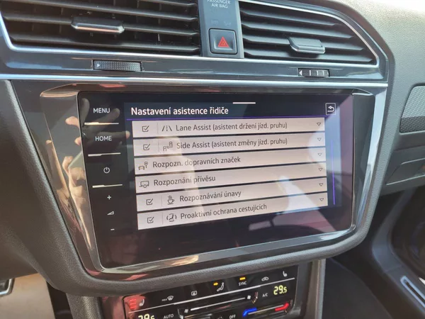 Volkswagen Tiguan R 2.0 TSI AKRAPOVIČ 235kW - foto 33