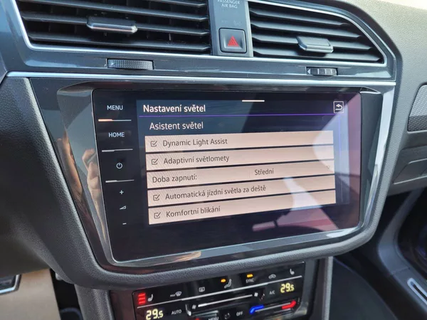 Volkswagen Tiguan R 2.0 TSI AKRAPOVIČ 235kW - foto 35