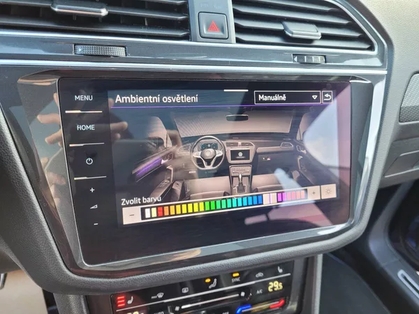 Volkswagen Tiguan R 2.0 TSI AKRAPOVIČ 235kW - foto 36