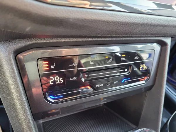 Volkswagen Tiguan R 2.0 TSI AKRAPOVIČ 235kW - foto 38