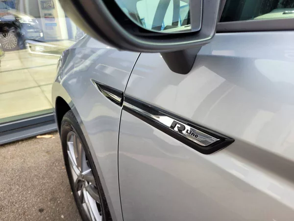 Volkswagen Touran 1.5 TSI DSG R-Line 7míst TAŽNÉ - foto 10