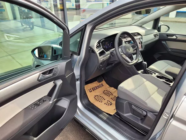 Volkswagen Touran 1.5 TSI DSG R-Line 7míst TAŽNÉ - foto 11
