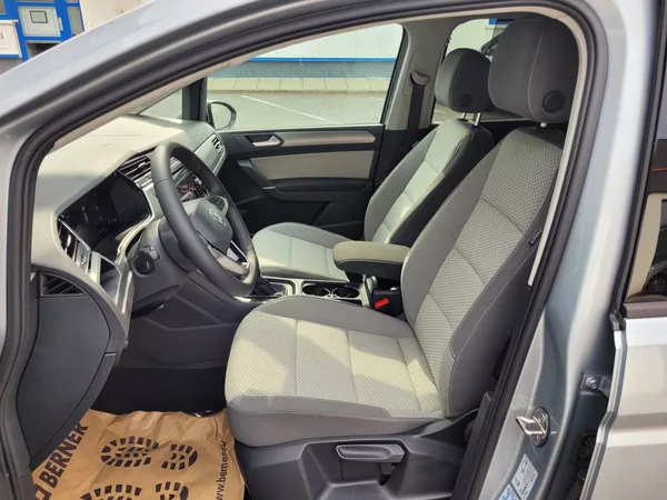 Volkswagen Touran 1.5 TSI DSG R-Line 7míst TAŽNÉ - foto 12