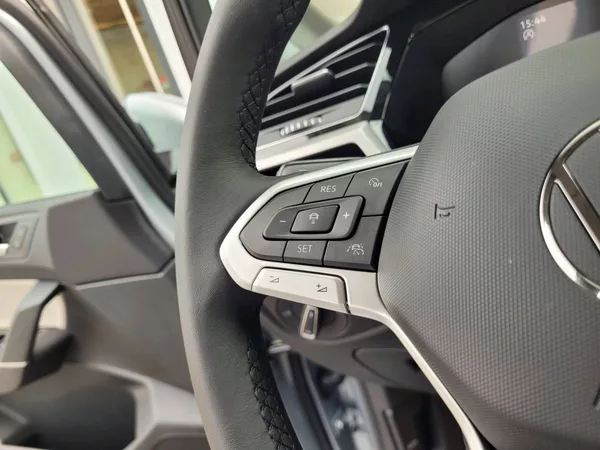 Volkswagen Touran 1.5 TSI DSG R-Line 7míst TAŽNÉ - foto 17