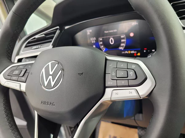 Volkswagen Touran 1.5 TSI DSG R-Line 7míst TAŽNÉ - foto 19