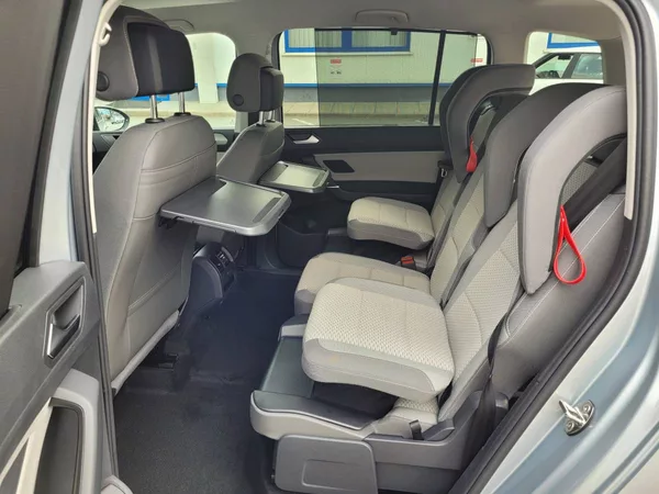 Volkswagen Touran 1.5 TSI DSG R-Line 7míst TAŽNÉ - foto 36