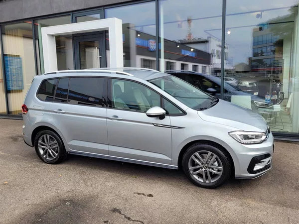 Volkswagen Touran 1.5 TSI DSG R-Line 7míst TAŽNÉ - foto 4