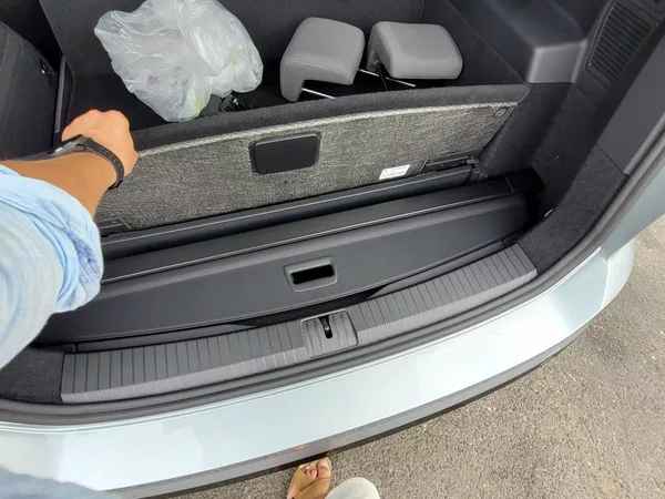 Volkswagen Touran 1.5 TSI DSG R-Line 7míst TAŽNÉ - foto 40