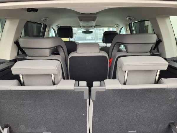 Volkswagen Touran 1.5 TSI DSG R-Line 7míst TAŽNÉ - foto 42