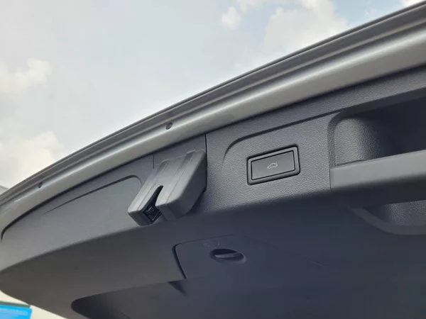Volkswagen Touran 1.5 TSI DSG R-Line 7míst TAŽNÉ - foto 43