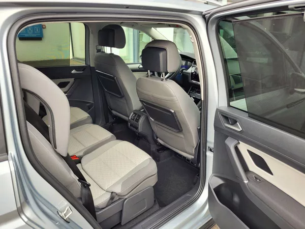 Volkswagen Touran 1.5 TSI DSG R-Line 7míst TAŽNÉ - foto 44