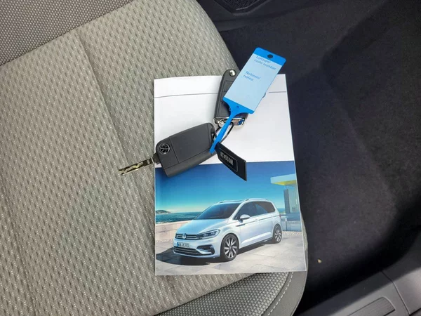 Volkswagen Touran 1.5 TSI DSG R-Line 7míst TAŽNÉ - foto 50