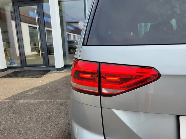 Volkswagen Touran 1.5 TSI DSG R-Line 7míst TAŽNÉ - foto 7