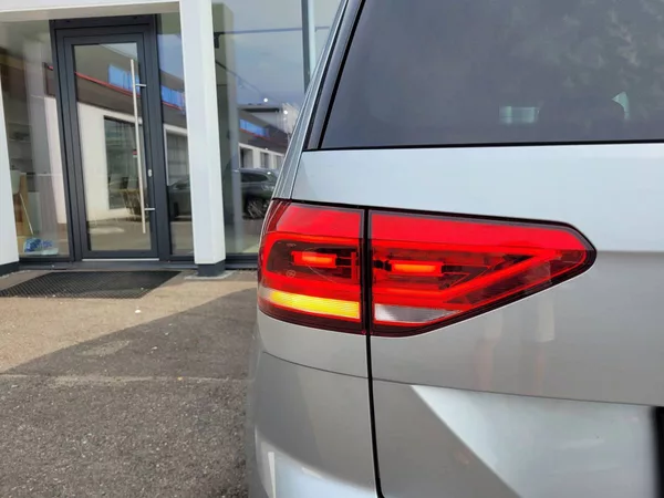 Volkswagen Touran 1.5 TSI DSG R-Line 7míst TAŽNÉ - foto 8