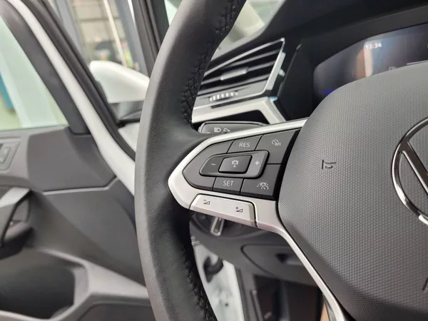 Volkswagen Touran 2.0 TDI R-line 7míst - foto 15
