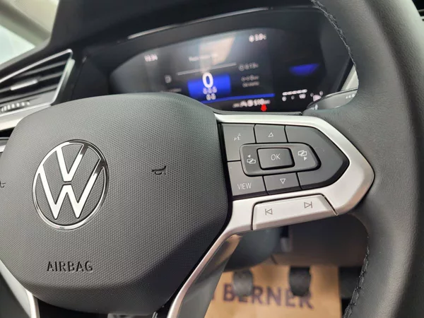 Volkswagen Touran 2.0 TDI R-line 7míst - foto 16