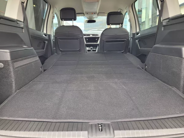 Volkswagen Touran 2.0 TDI R-line 7míst - foto 37