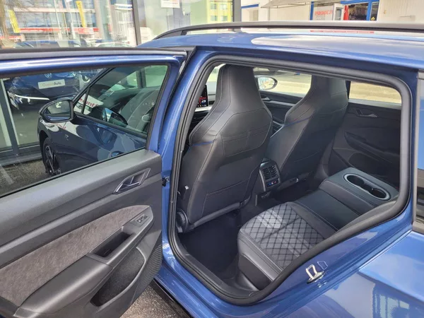 Volkswagen Golf Variant 2.0 TDI DSG R-line - foto 40