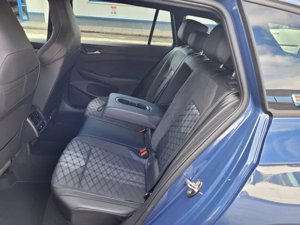 Volkswagen Golf Variant 2.0 TDI DSG R-line - foto 41