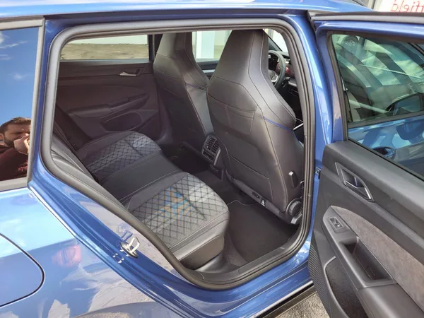 Volkswagen Golf Variant 2.0 TDI DSG R-line - foto 46