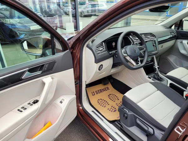 Volkswagen Tiguan 1.5 TSI DSG Elegance - foto 12