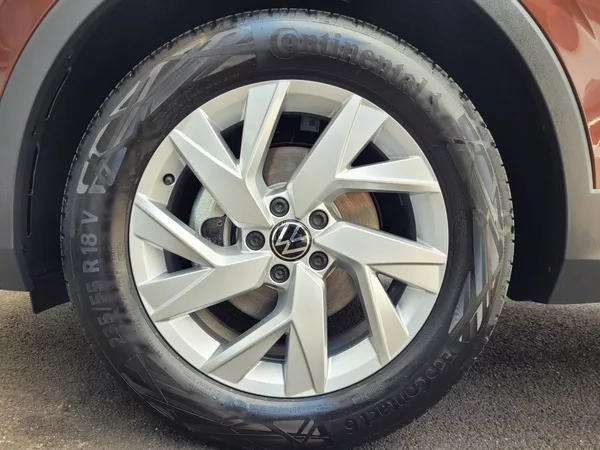 Volkswagen Tiguan 1.5 TSI DSG Elegance - foto 54