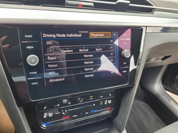 Volkswagen Arteon R-Line 2.0 TDI 147kW 4M - foto 32