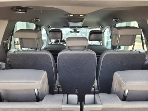 Volkswagen Touran 2.0 TDI R-line - foto 37