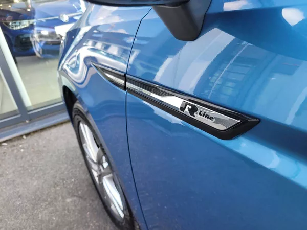 Volkswagen Touran 2.0 TDI R-line - foto 8