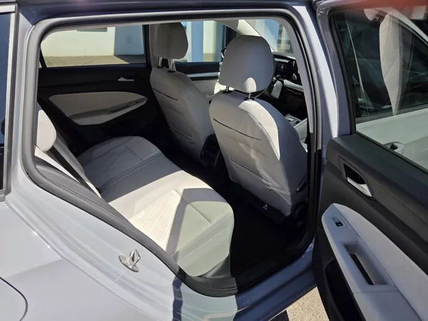 Volkswagen Golf Variant 2.0 TDI DSG - foto 35