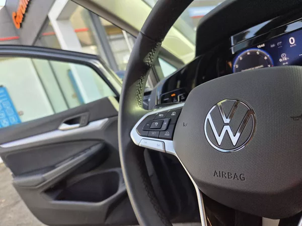 Volkswagen Golf Variant 1.5 eTSI DSG7 People - foto 19