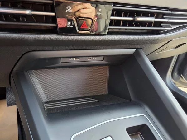 Volkswagen Golf Variant 1.5 eTSI DSG7 People - foto 32