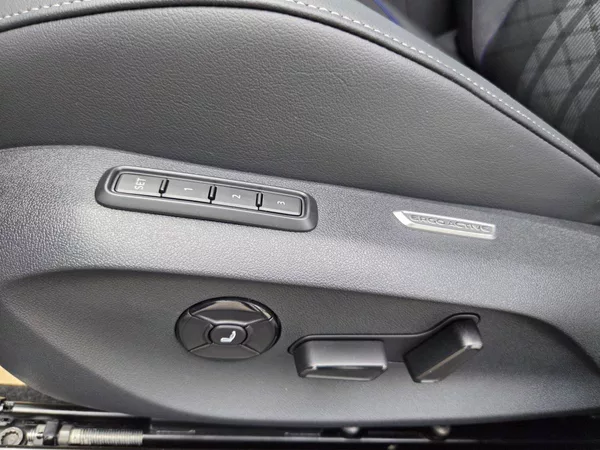 Volkswagen Passat Variant Passat R-Line 2.0 TDI Black St - foto 14