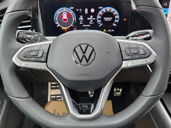 Volkswagen Passat Variant Passat R-Line 2.0 TDI Black St - foto 18