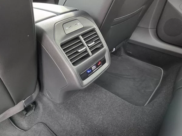 Volkswagen Passat Variant Passat R-Line 2.0 TDI Black St - foto 42